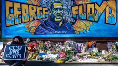 Семья Джорджа Флойда получит 27 миллионов долларов