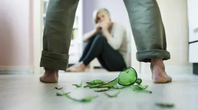 Конфликтовавшего с матерью дебошира арестовали на 10 суток в Нур-Султане