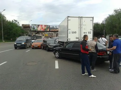 В массовое ДТП в Алматы попали 6 машин