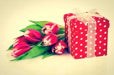 Какие подарки на 8 марта способны навлечь беду