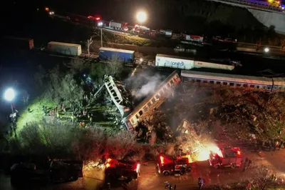 Свыше 20 человек погибли при столкновении поездов в Греции