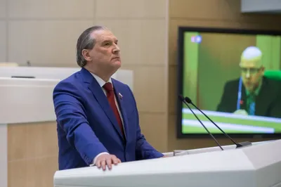 Российский сенатор госпитализирован в тяжелом состоянии с COVID-19