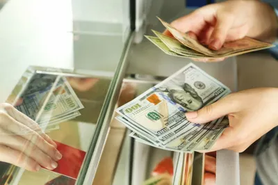 До 700 миллионов долларов США продадут из Нацфонда в июле