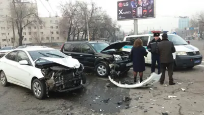 В ДТП в Алматы пострадала девушка