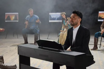 На «Казахфильме» сняли клип на саундтрек к мультфильму о беркуте