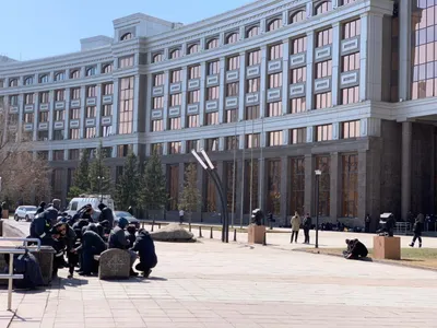 Бастующих в Астане нефтяников отпустили домой – Умиралиев