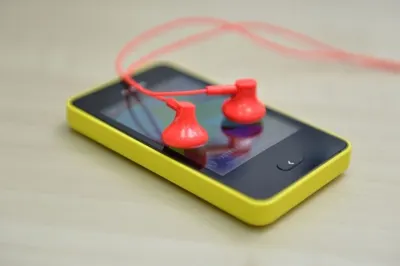 Казахстанцам предложили дешевый смартфонЭксклюзив