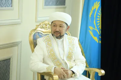 «Не платил зарплату»: почему ДУМК давит на кыргызские СМИ?