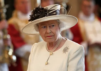 Елизавета II отменила приемы в Букингемском дворце