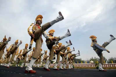 Индусы знакомятся с военным образованием Казахстана