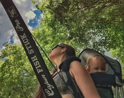 Женщина учит двухлетнюю дочь тому, что «убивать – это нормально»