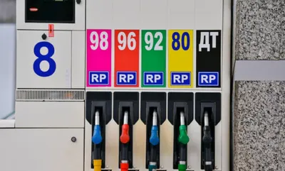 Мынбаев предрек очередное снижение цен на бензин