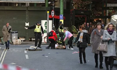 Отсидевший за терроризм мужчина напал с ножом на прохожих в Лондоне