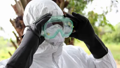 Ученые создали лекарство, которое снижает смертность от Эболы