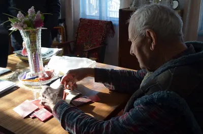 У 91-летнего казахстанского пенсионера в новогоднюю ночь украли 20 медалей