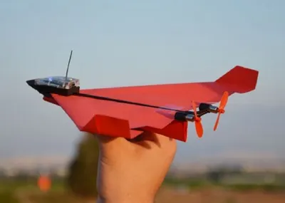 Разработчики собрали более миллиона долларов на «умный» бумажный самолетик
