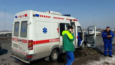 При столкновении двух авто в Алматы пострадал пассажир