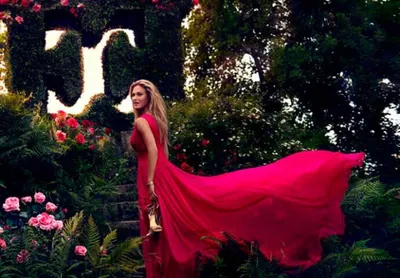 Бар Рафаэли и Гвинет Пэлтроу в рекламе новых ароматов