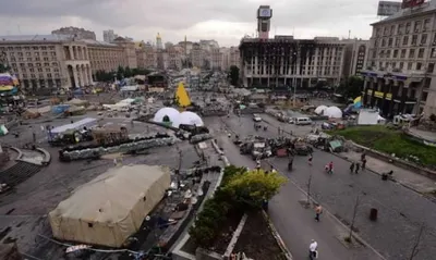 Майдановцы начали освобождать здания в Киеве