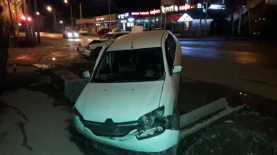 В Алматы участник ДТП улетел в арык. ФОТО