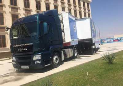 Первый в Центральной Азии киномобиль презентовали в Узбекистане