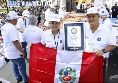 Самый большой салат в мире приготовили в Перу
