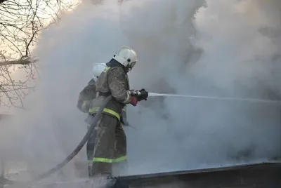 На территории шахты в Сатпаеве сгорела столовая