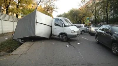 В Алматы в ДТП пострадали яйца