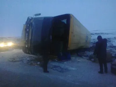 На трассе Алматы – Екатеринбург автобус cъехал в кювет