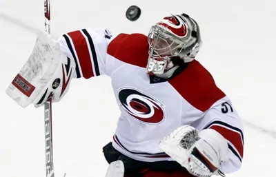 Антон Худобин одержал первую победу в сезоне НХЛ