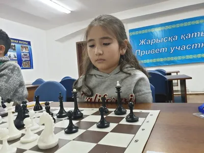 10-летняя шахматистка из Атырау произвела мини-сенсацию в Павлодаре