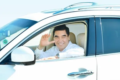 В Туркменистане оставят только белые автомобили