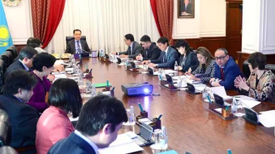 Бакытжан Сагинтаев провел заседание экспертного совета по экономике