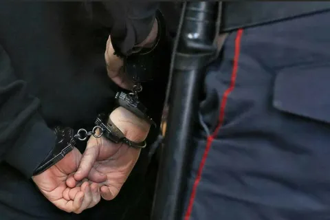 Экс-сотрудник МВД задержан по подозрению в финансировании ОПГ