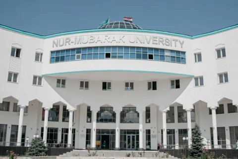 7,3 миллиарда тенге: прекратить госфинансирование «Нур-Мубарак» требует общественник