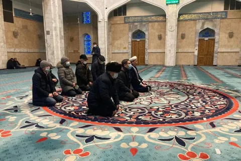 Аким Алматы почтил память жертв январских событий