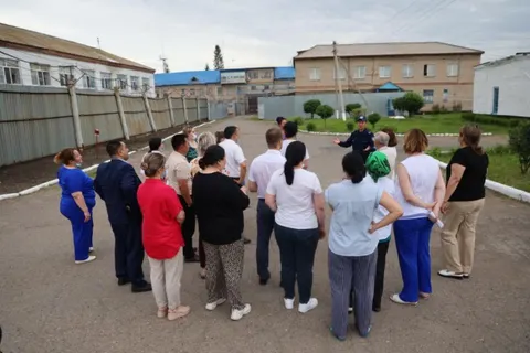 Экскурсию в женскую колонию организовали для бухгалтеров и директоров школ в СКО
