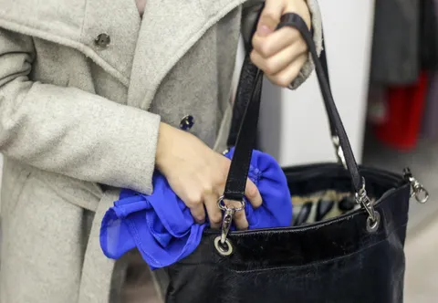 Крупную кражу в общественном транспорте раскрыли полицейские в Алматы