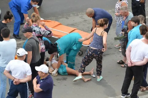 Жители Павлодара задержали водителя, сбившего девочку (ФОТО)