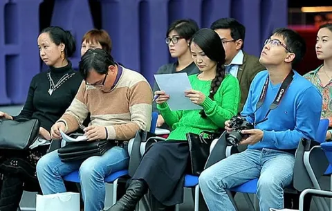 Казахстанцы сняли видеоролик о курсе тенге