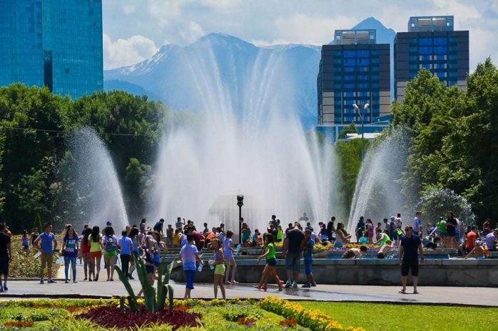 Алматинцы нашли эффективный способ борьбы с жаройЭксклюзив