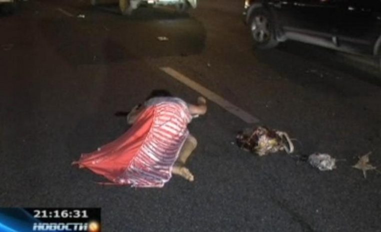 Женщина попала под колеса сразу двух машин в Алматы