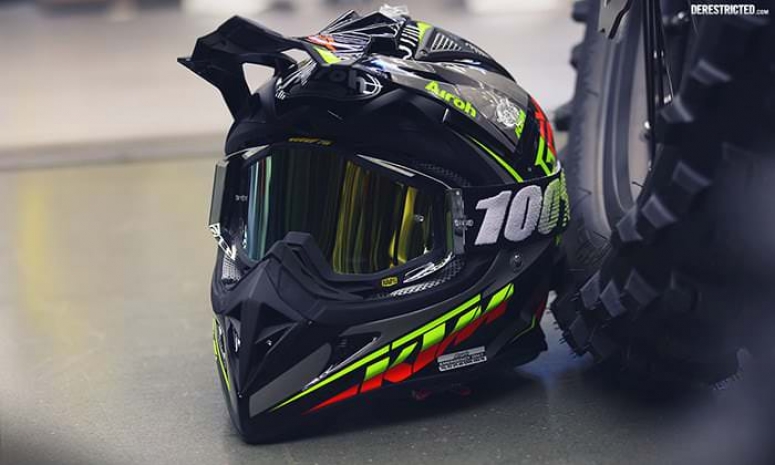 Пара шлемов КТМ в дизайне от Kiska