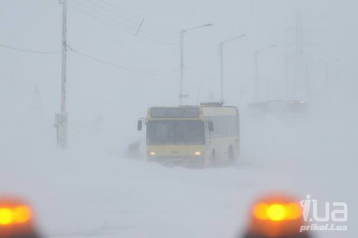 На трассе в Карагандинской области сломался рейсовый автобус