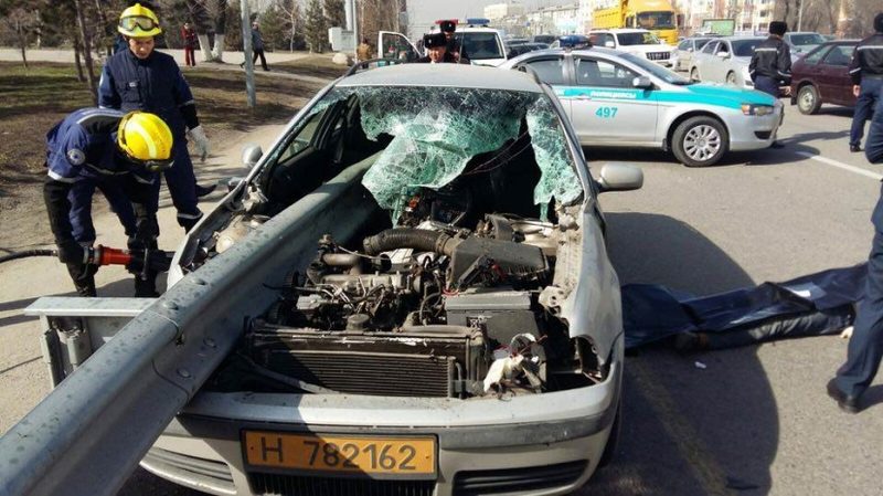 Жуткое ДТП произошло на проспекте Аль-Фараби в Алматы