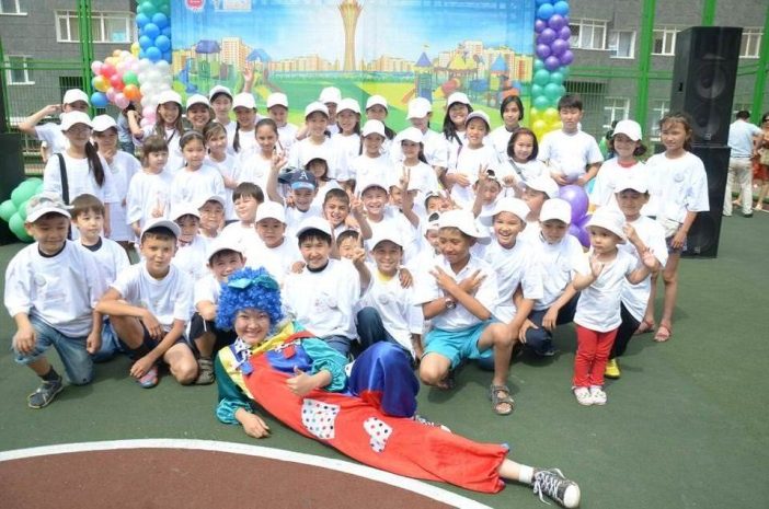 Автокараван прошел в элитном районе Астаны