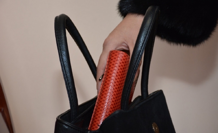 Женщина обманывала детей и проникала в квартиры в Нур-Султане