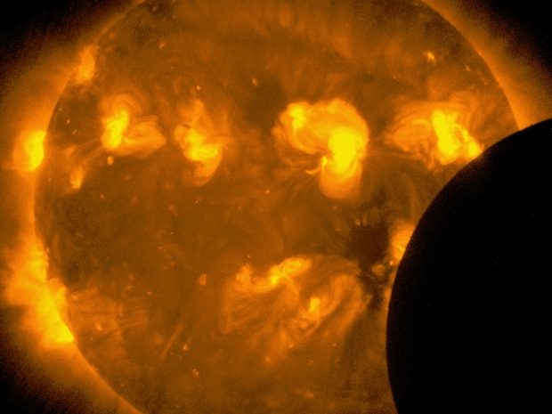 Спутник зафиксировал огромный шарообразный объект в космосе