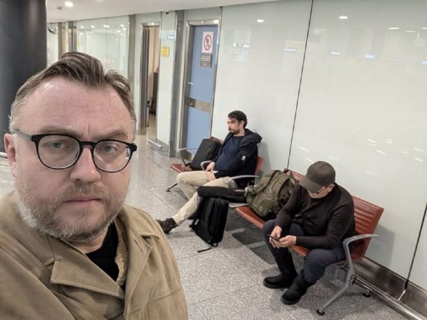 Журналистер Лукпан Ахмедьяров пен Рауль Упоров Астана әуежайында ұсталды