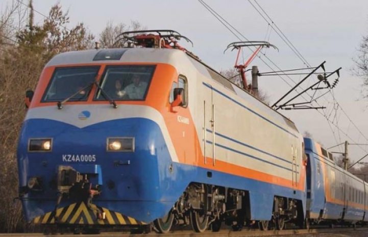 К 2016 году КТЖ заменит все устаревшие билетные терминалы